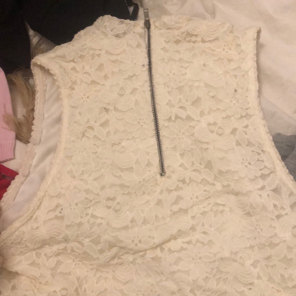 Cropped lace top - Picture 2 of 2